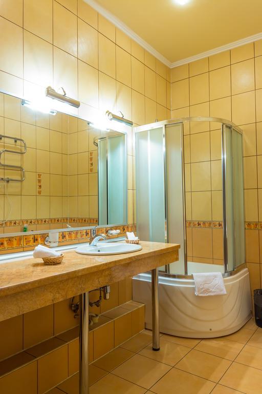 خاركيف Hotel Artua المظهر الخارجي الصورة