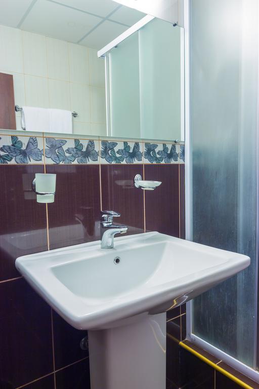 خاركيف Hotel Artua المظهر الخارجي الصورة