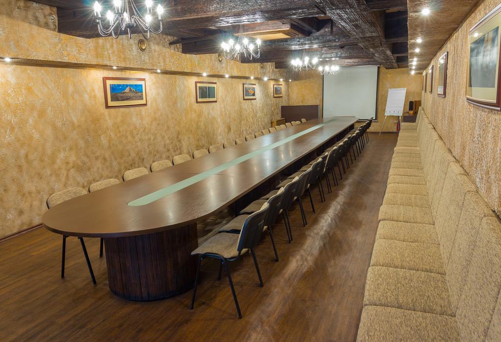 خاركيف Hotel Artua المظهر الخارجي الصورة