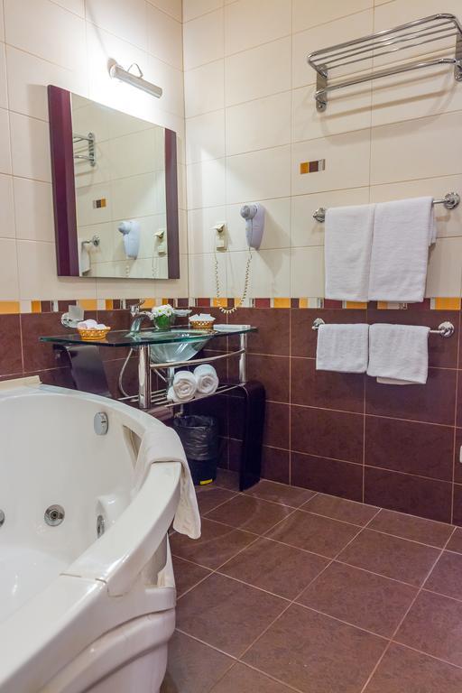 خاركيف Hotel Artua الغرفة الصورة